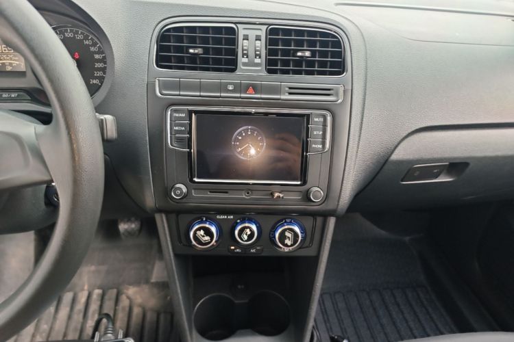 Volkswagen Polo 2017 #13 Volkswagen Polo 2017 car image #13