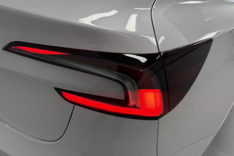 Tesla Model 3 2025 car image #23