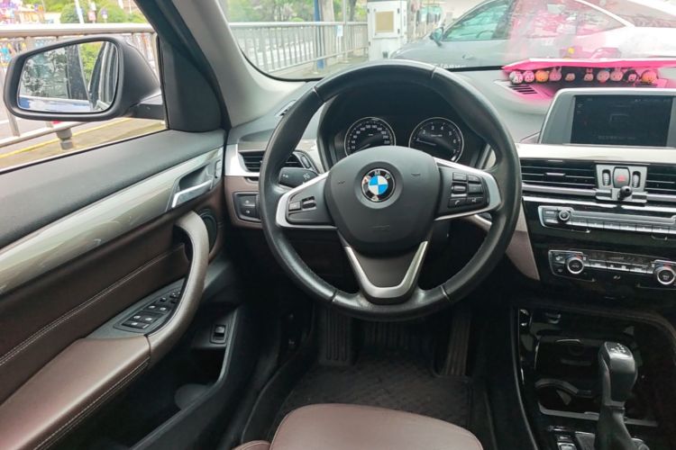 BMW X1 2019 car image #12