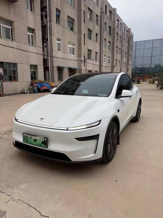 Tesla Model Y 2025 Tesla Model Y 2025 car image