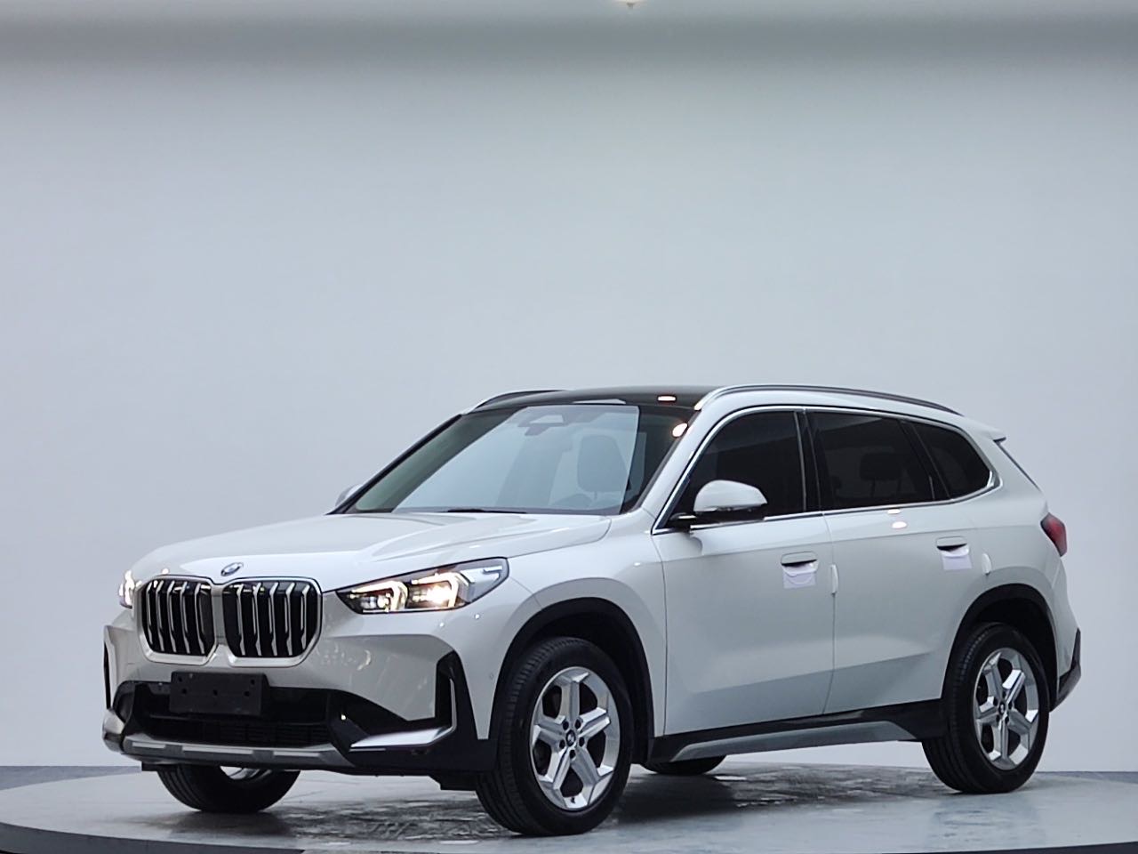 BMW X1 2023 BMW X1 2023 car image