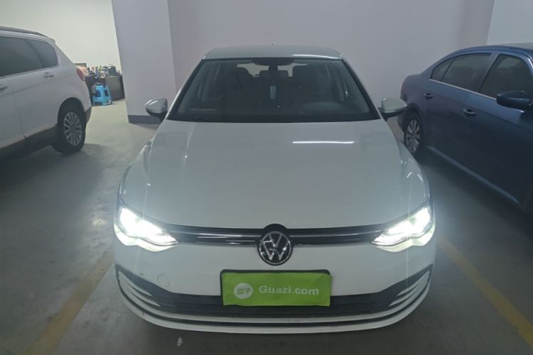 Volkswagen Golf 2023 car image #3
