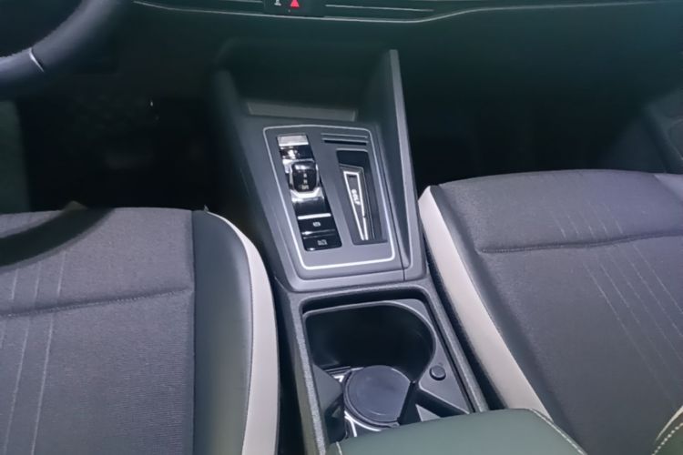 Volkswagen Golf 2021 car image #14