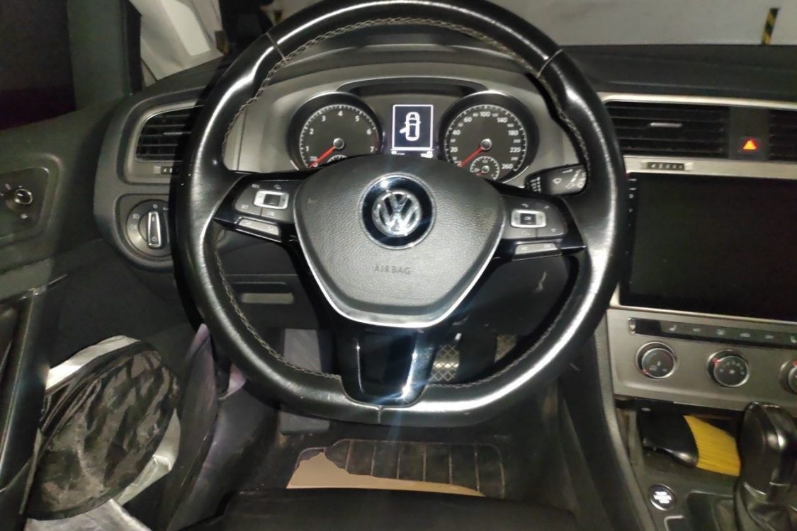 Volkswagen Golf 2014 car image #22