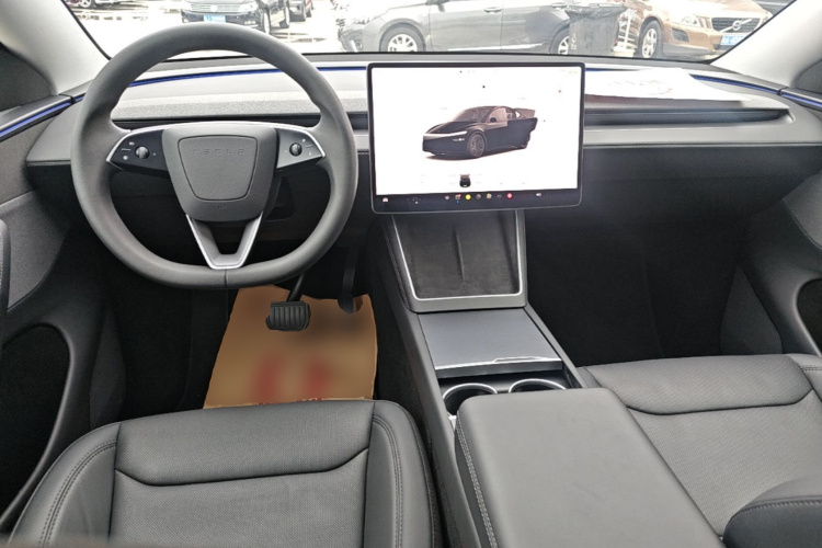 Tesla Model Y 2025 #10 Tesla Model Y 2025 car image #10