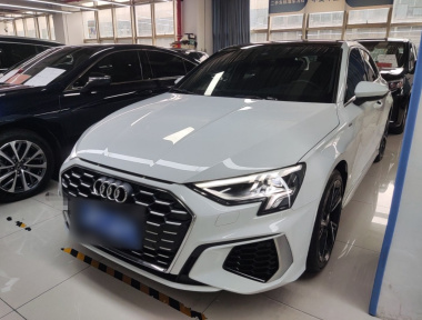 Audi A3 2024 immagine di auto 