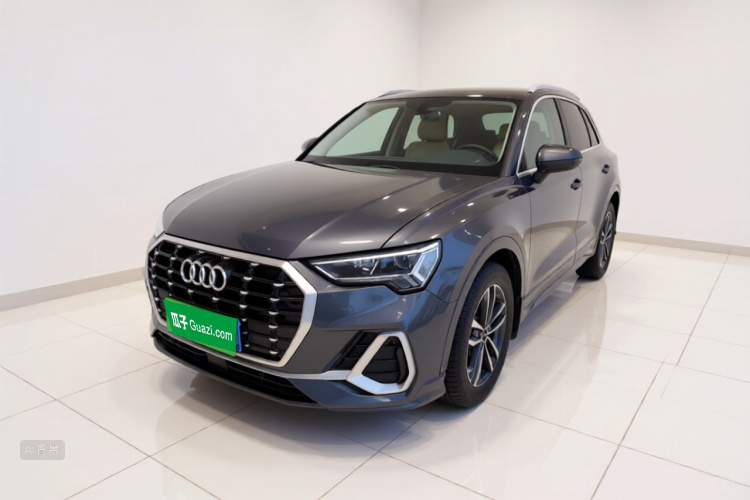 Audi Q3 2022 car image #2