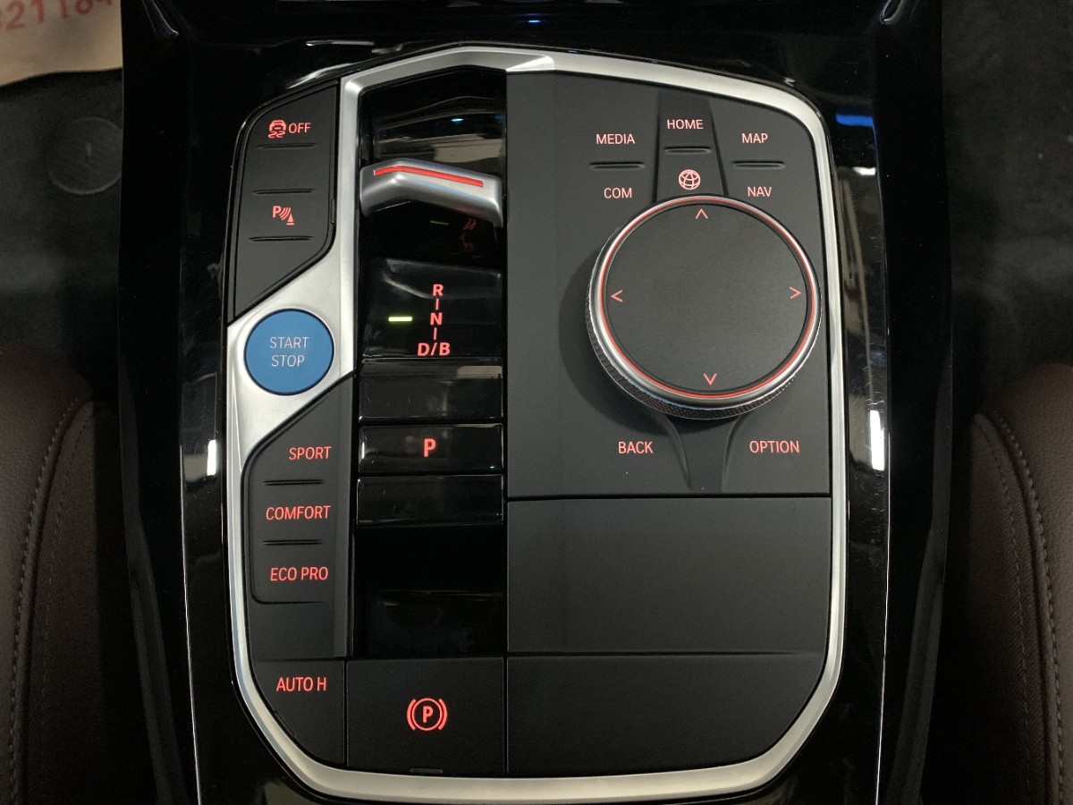BMW iX3 2024 car image #12