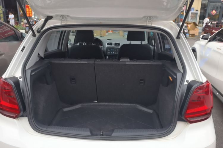 Volkswagen Polo 2017 car image #19