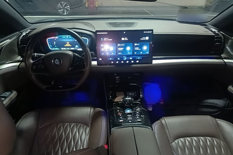 BYD Han 2023 car image #10