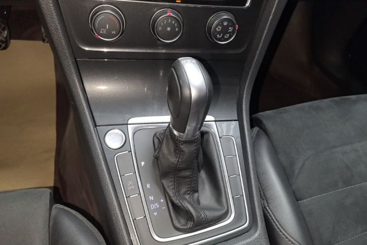 Volkswagen Golf 2018 #18 Volkswagen Golf 2018 car image #18