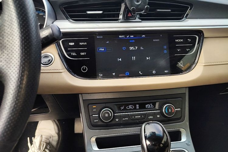 GEELY Emgrand 2018 #13 GEELY Emgrand 2018 car image #13