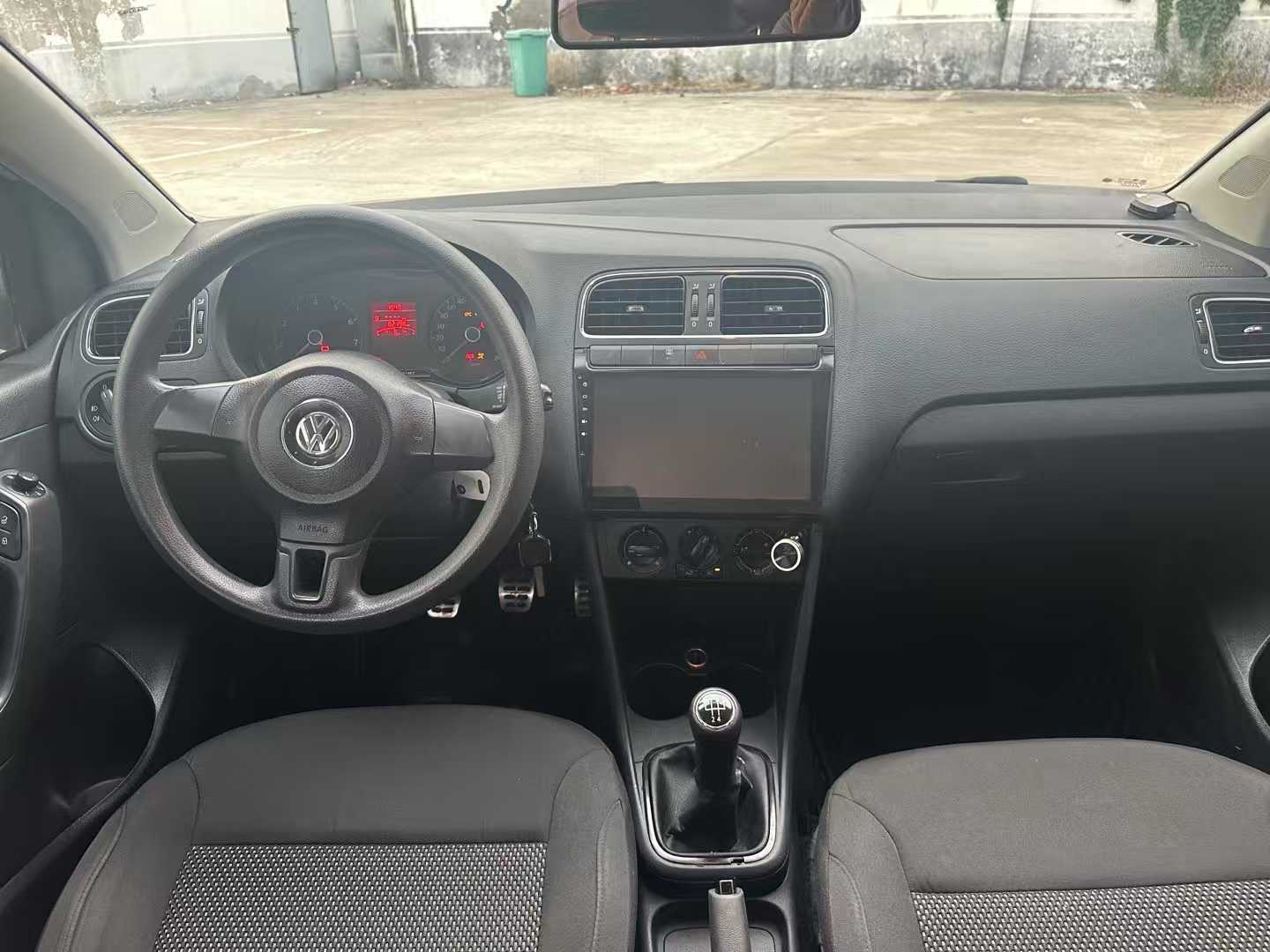 Volkswagen Polo 2012 car image #5