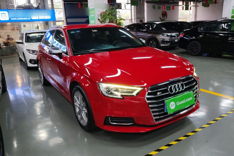 Audi A3 2019 car image #4