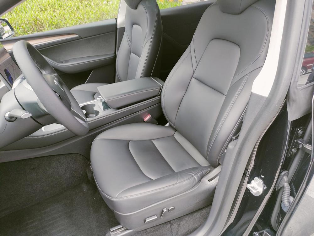 Tesla Model Y 2021 car image #20