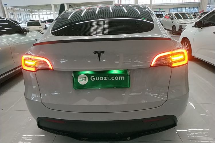 Tesla Model Y 2021 #6 Tesla Model Y 2021 car image #6