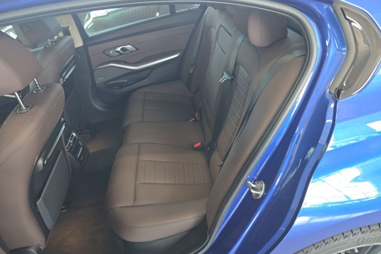 BMW 3 Series 2019 #17 BMW 3 Series 2019 car image #17