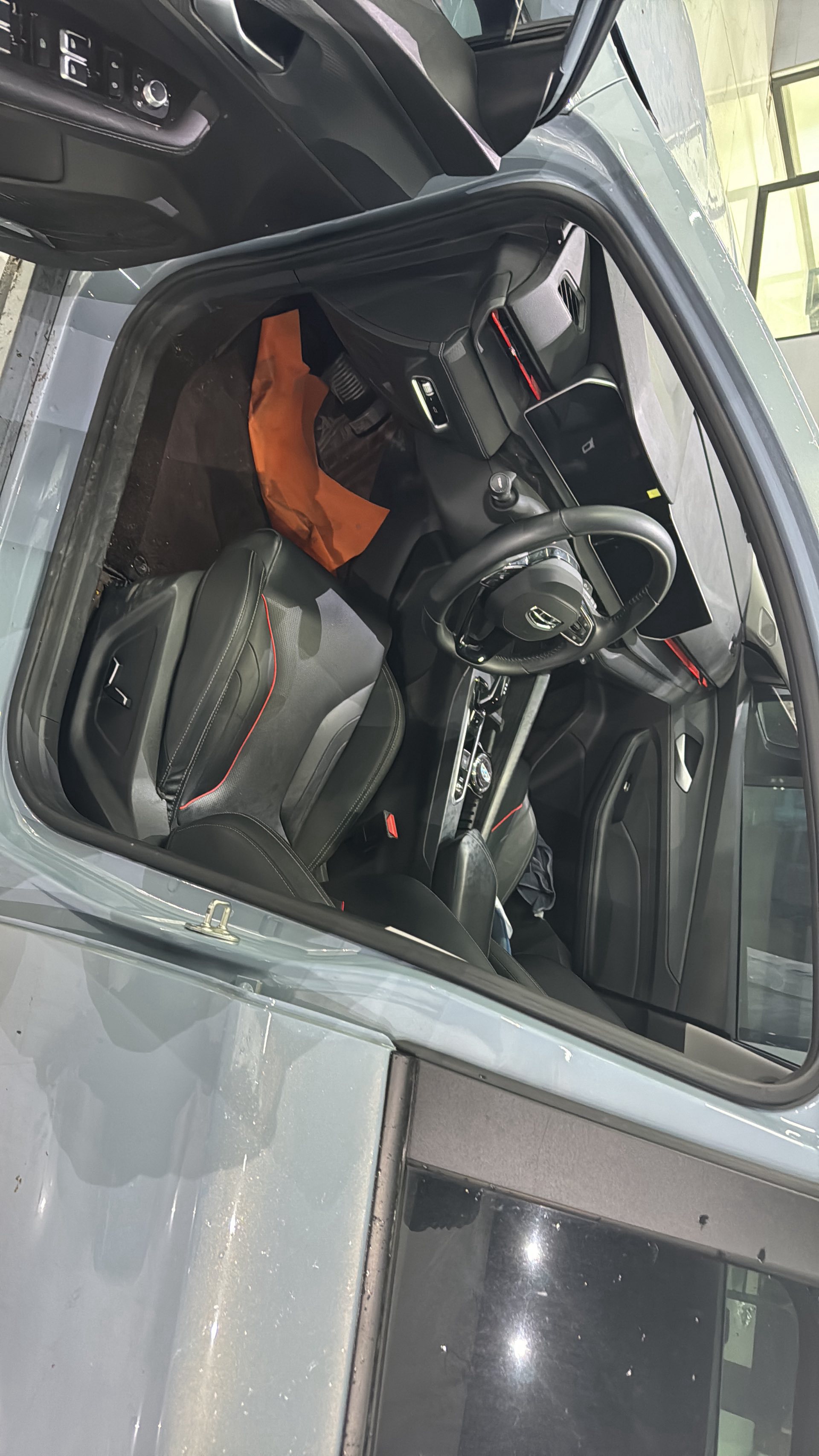 GEELY Binray 2025 car image #2