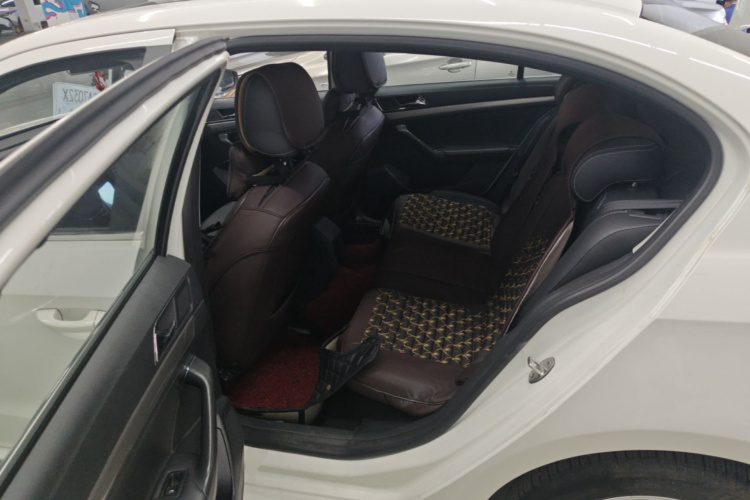 Volkswagen Lavida 2017 car image #17