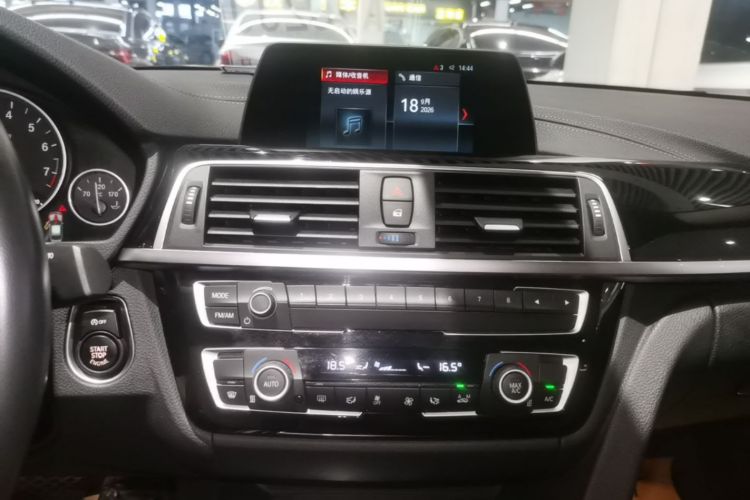 BMW 3 Series 2018 #13 BMW 3 Series 2018 car image #13