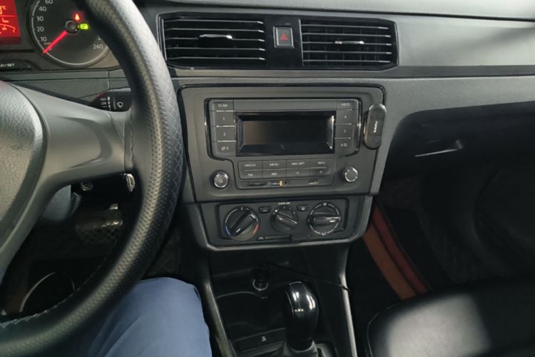 Volkswagen Santana 2021 car image #13
