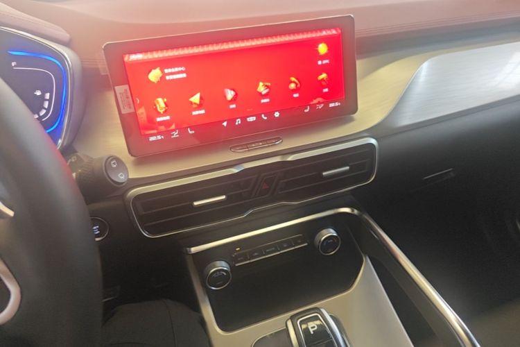 GEELY Coolray 2019 car image #13
