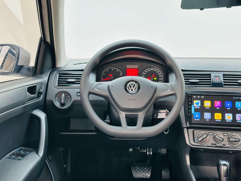 Volkswagen Santana 2022 car image #16