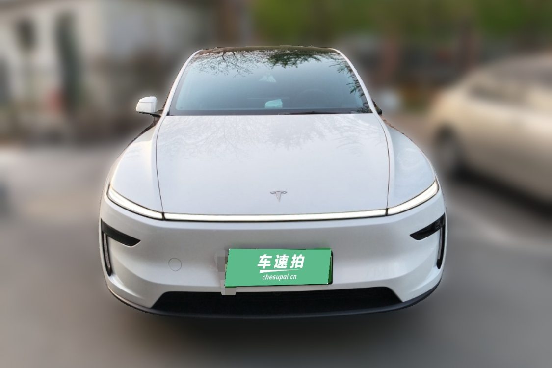 Tesla Model Y 2025 #5 Tesla Model Y 2025 car image #5