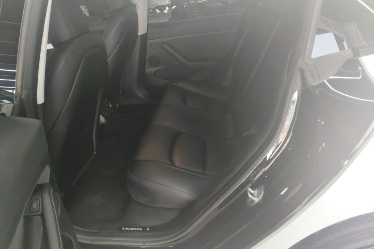Tesla Model 3 2023 car image #17