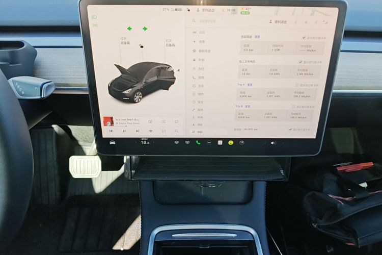 Tesla Model Y 2022 #13 Tesla Model Y 2022 car image #13
