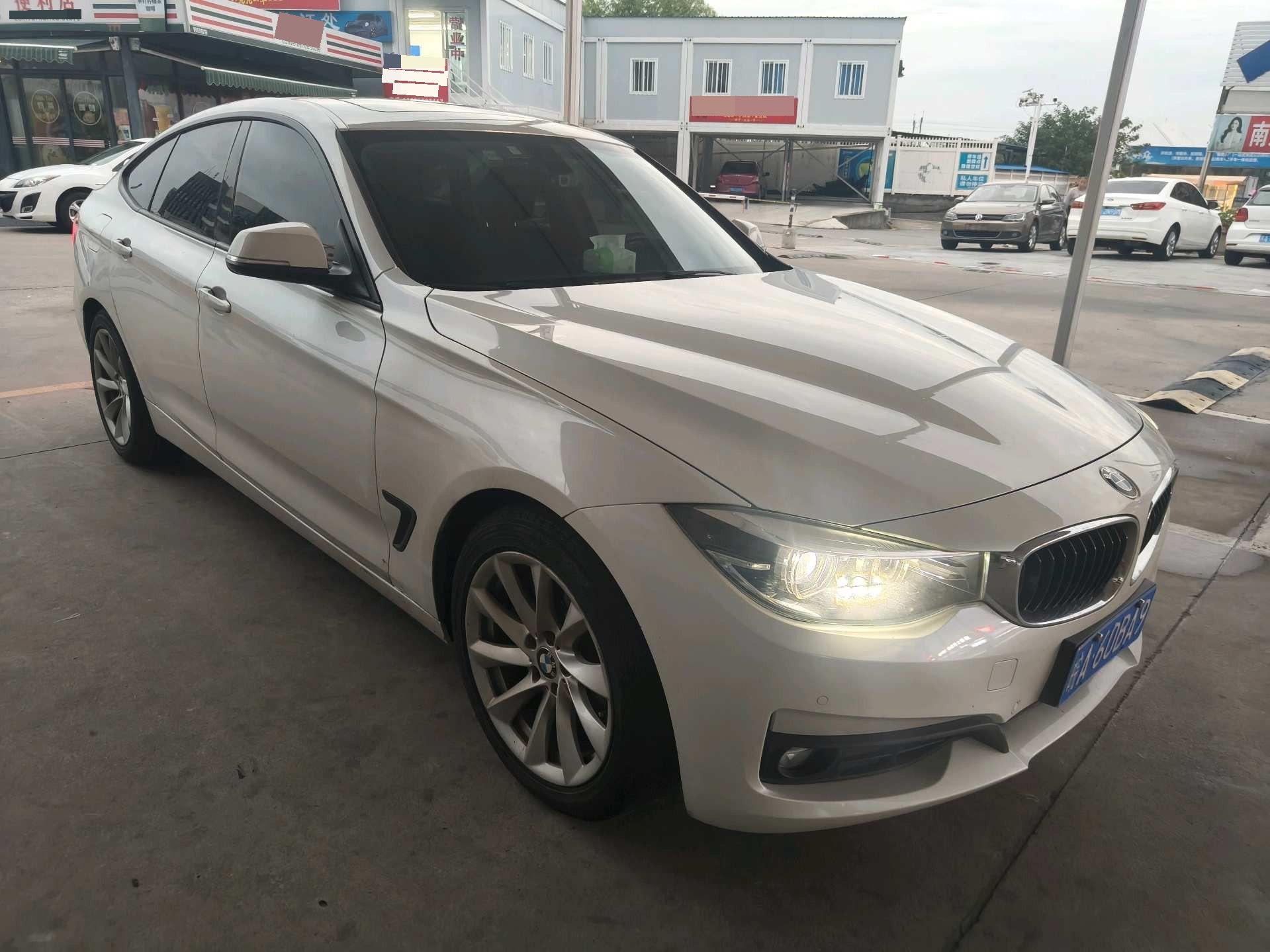 BMW 3 Series GT 2018 #3 BMW 3 Series GT 2018 car image #3