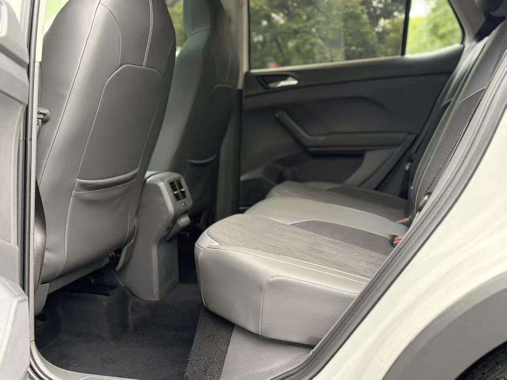 Volkswagen T-Cross 2019 car image #9