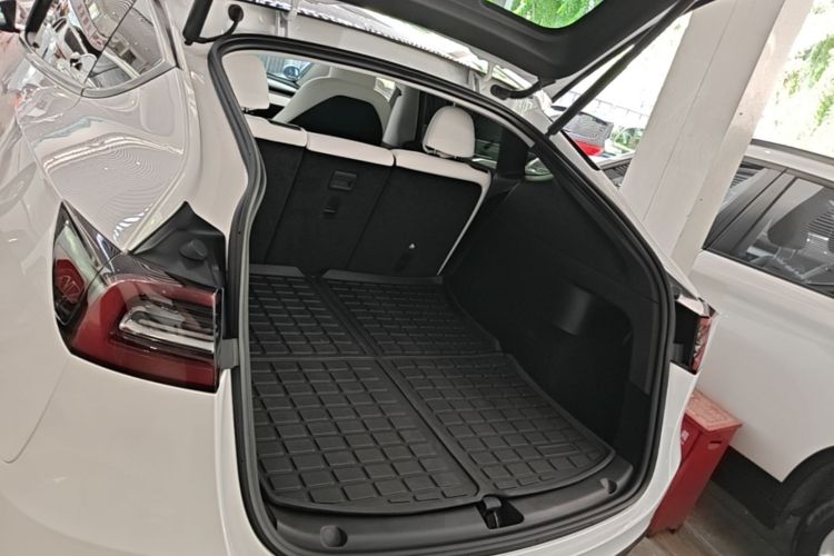 Tesla Model Y 2023 #19 Tesla Model Y 2023 immagine di auto #19