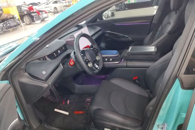 MI SU7 2024 car image #15