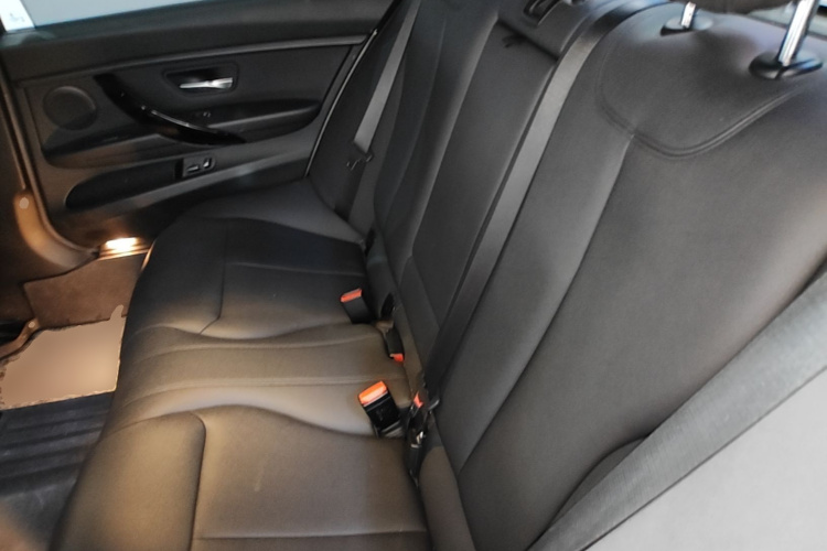 BMW 3 Series 2017 #17 BMW 3 Series 2017 car image #17