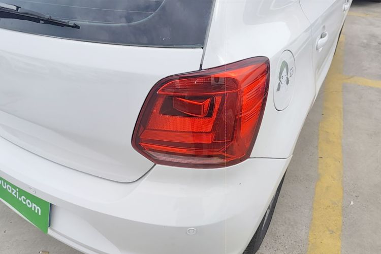 Volkswagen Polo 2017 car image #8