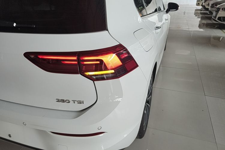 Volkswagen Golf 2021 car image #8