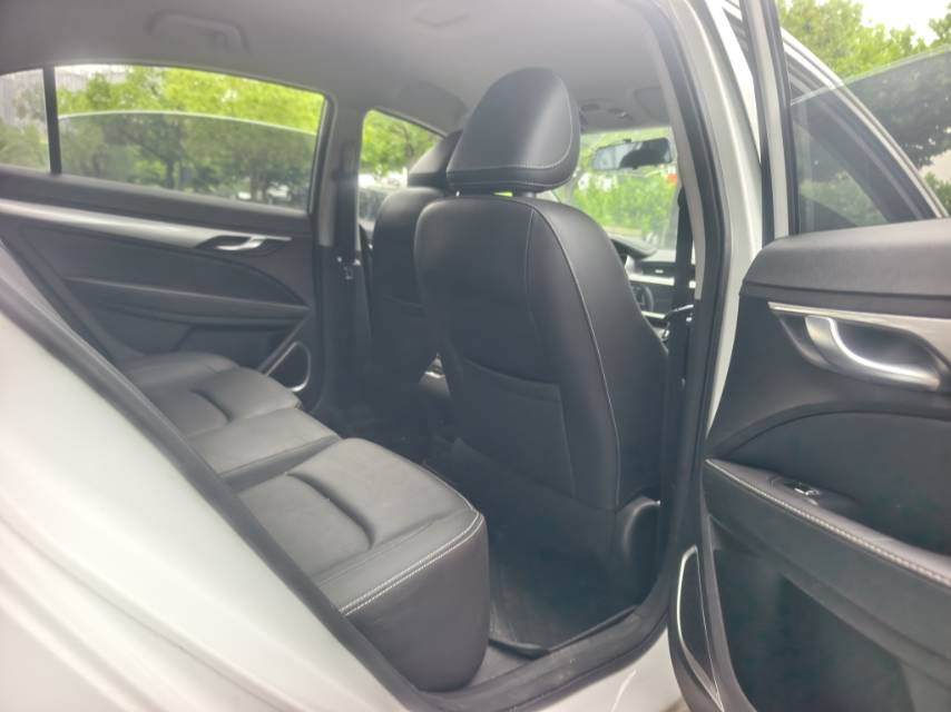 GEELY Emgrand 2020 immagine di auto #4