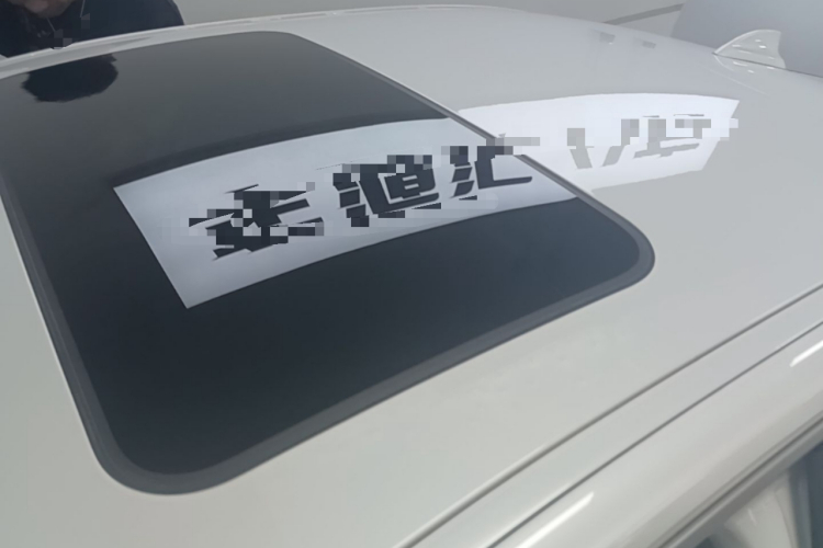 BMW 3 Series 2018 car image #29