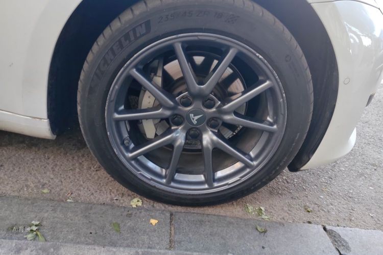Tesla Model 3 2020 car image #9