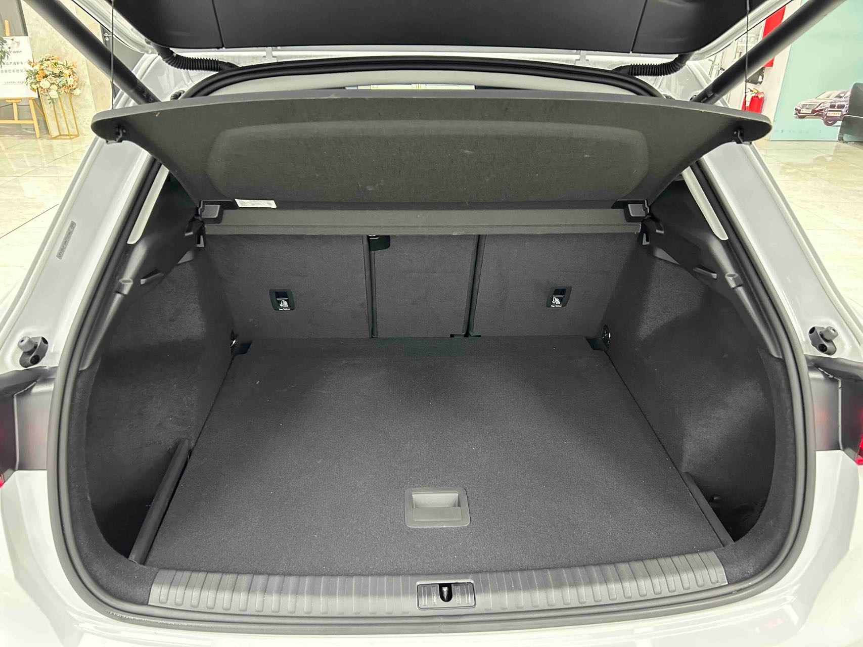 Audi Q3 2022 car image #12