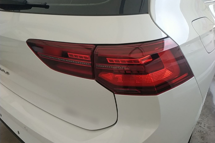 Volkswagen Golf 2023 car image #8