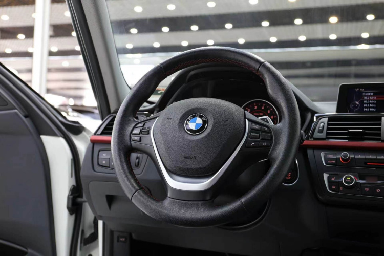 BMW 3 Series (Imported) 2016 immagine di auto #14