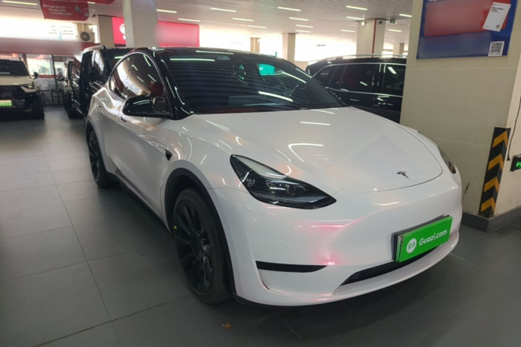 Tesla Model Y 2022 #4 Tesla Model Y 2022 car image #4