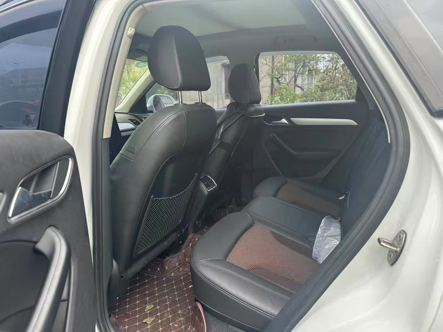 Audi Q3 2016 car image #4