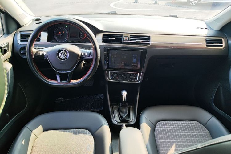 Volkswagen Santana 2020 car image #10