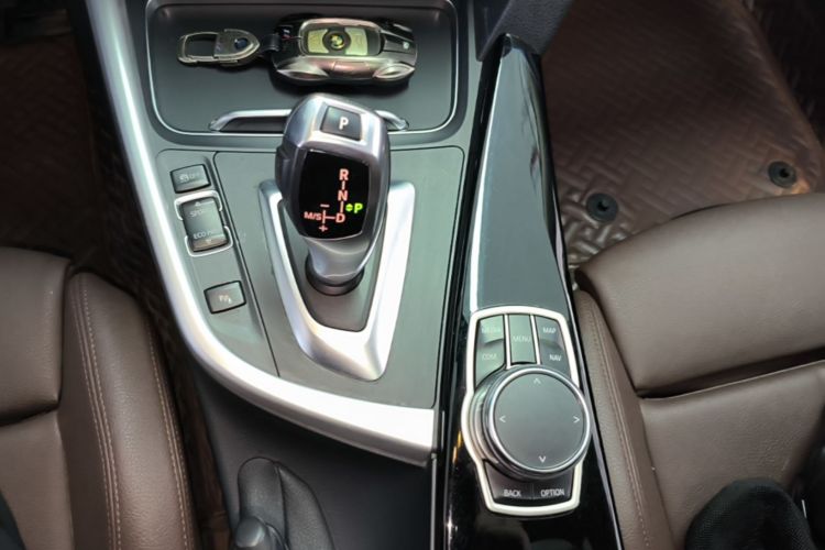 BMW 3 Series 2019 #14 BMW 3 Series 2019 car image #14