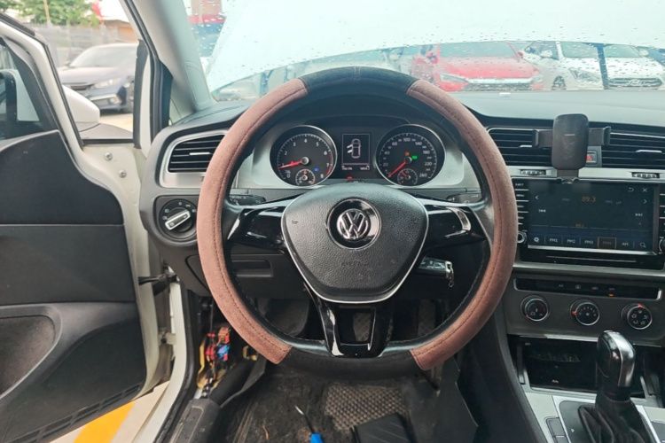 Volkswagen Golf 2016 car image #15