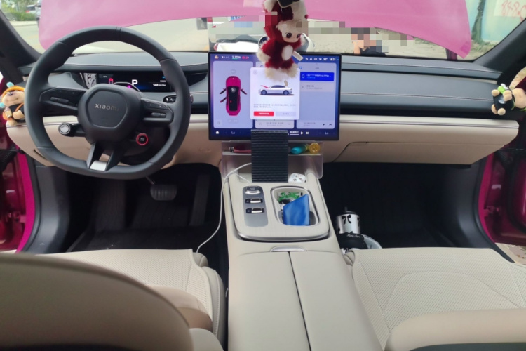 MI SU7 2025 immagine di auto #12