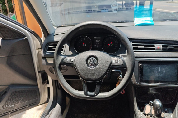 Volkswagen Lavida 2020 car image #12
